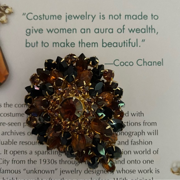 Vintage Rhinestone Brooch Topaz &  Black Colored Rhinestone Navettes. - Picture 12 of 13